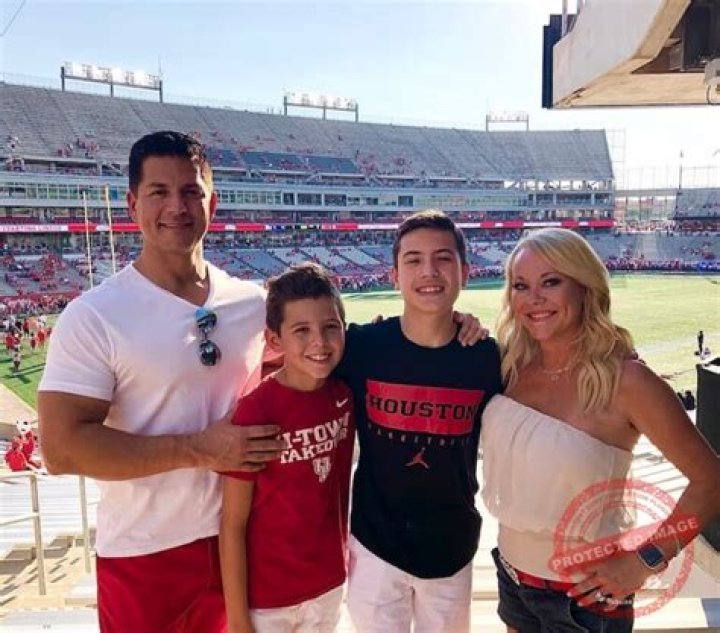 T.J. Parker Bio, Wiki, Age, Height, Wife, Kids, ABC13, Salary, Net Worth