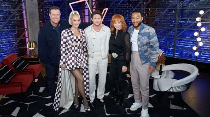 
‘The Voice’: Gwen Stefani Wonders Why She Can’t Sit Next to Blake Shelton 