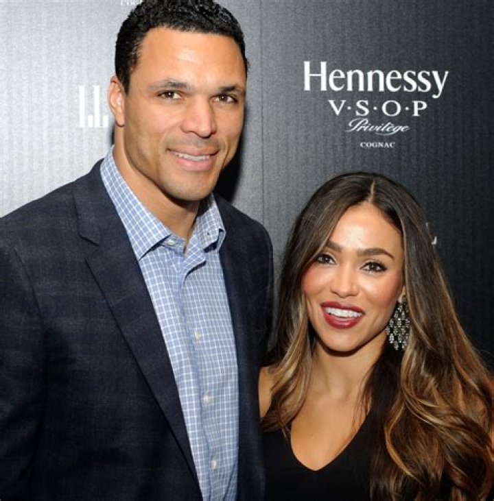Tony Gonzalez Bio, Wikipedia , Net Worth, Married, Wife, Age, Height