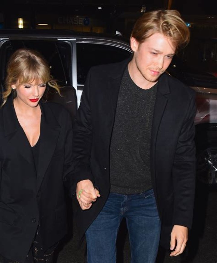 What is Joe Alwyn’s net worth? Taylor Swift makes out with BF on Bahamas vacation