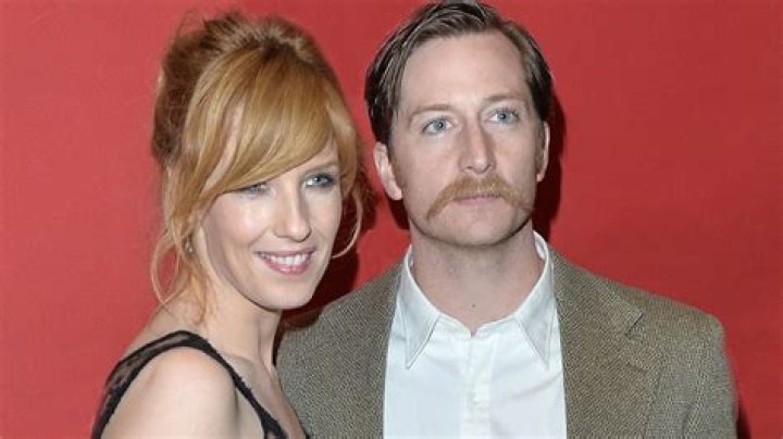 Who is Beth Howland husband?