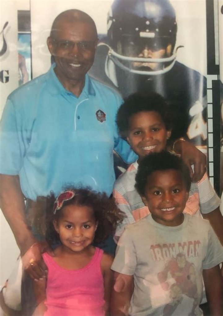 Who is Gayle Sayers Wife? Ardythe Bullard Bio, Age, Children, Gayle Sayers Death
