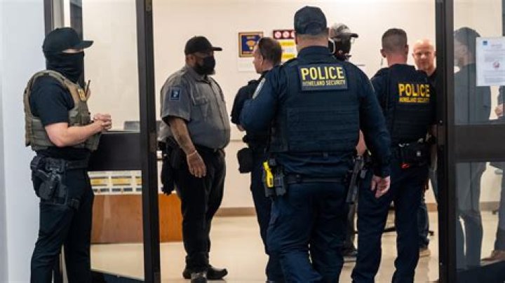 
Who Is Kansas’s Michael Charles Putnam? A former dentist from Topeka was detained for operating without a license. 