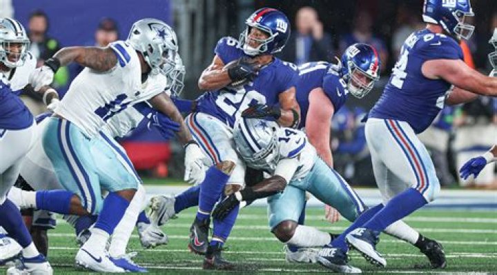 Who Is Markquese Bell? Details To Know About The American Football Player