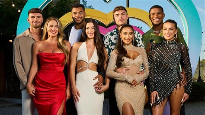 Who Is Ronni Krongold From Love Island Australia? Meet The Fitness Trainer On Instagram