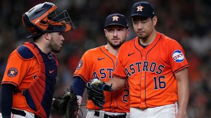Who Is Victor Caratini’s Wife? Everything To Know About The Baseball catcher